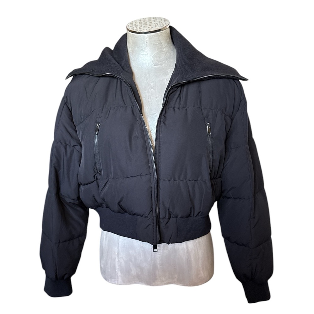 Love Tree Women’s Puffer Cropped Jacket color black Like New Size large